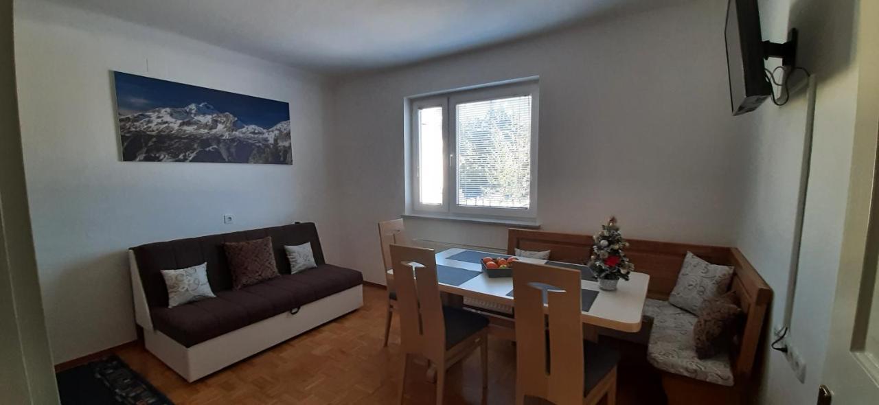 Apartma Dana-brinjtesa Apartment