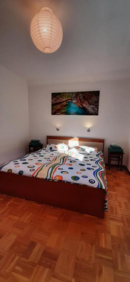Apartma Dana-brinjtesa * Jesenice